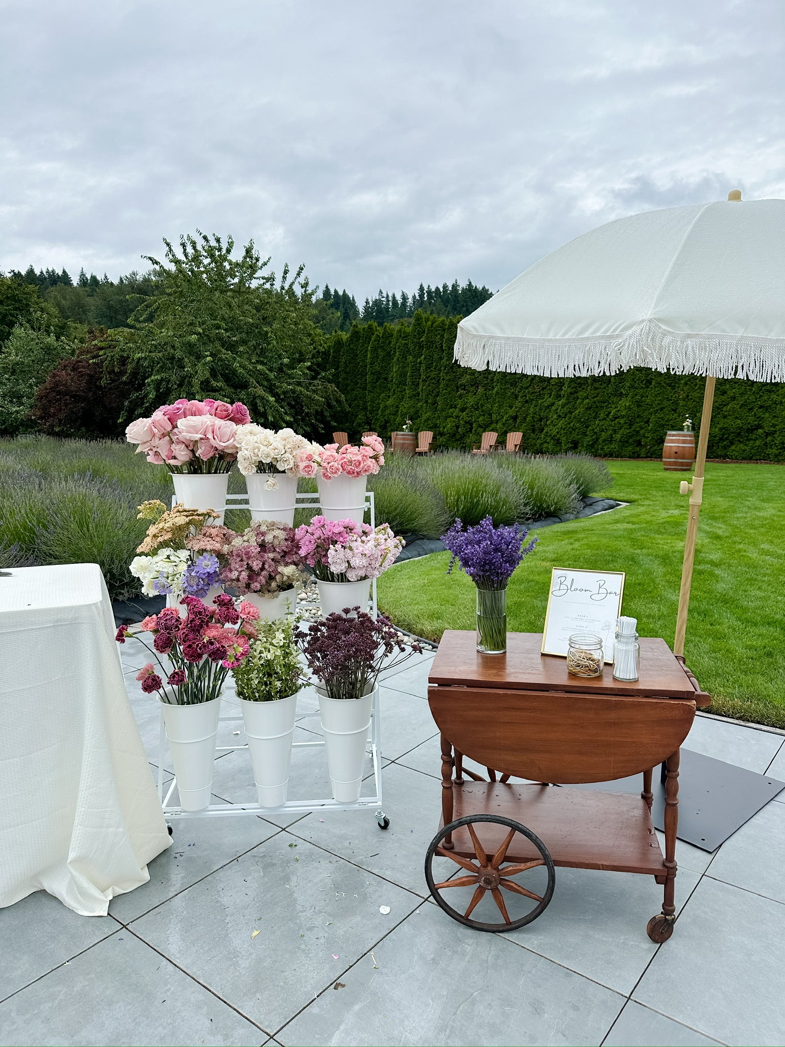 20 mini bouquets pre-arranged for event guests